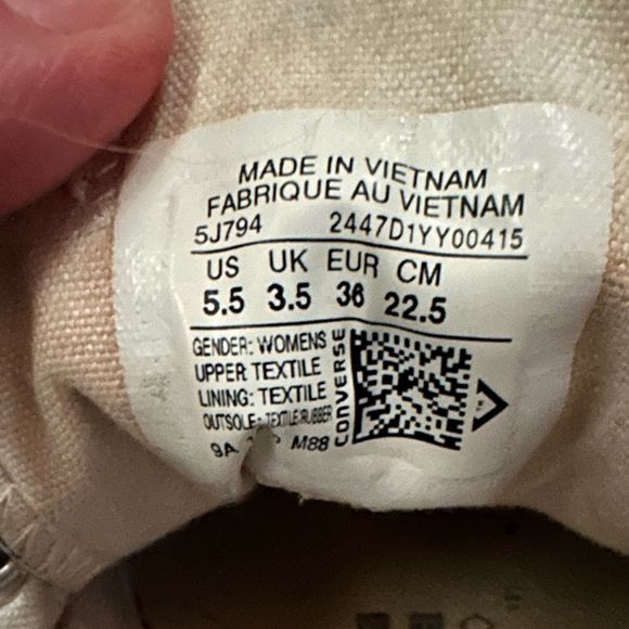 Converse All Stars Chuck Taylor Size kids 5.5 (also fits women’s 6.5) - Picture 6 of 6